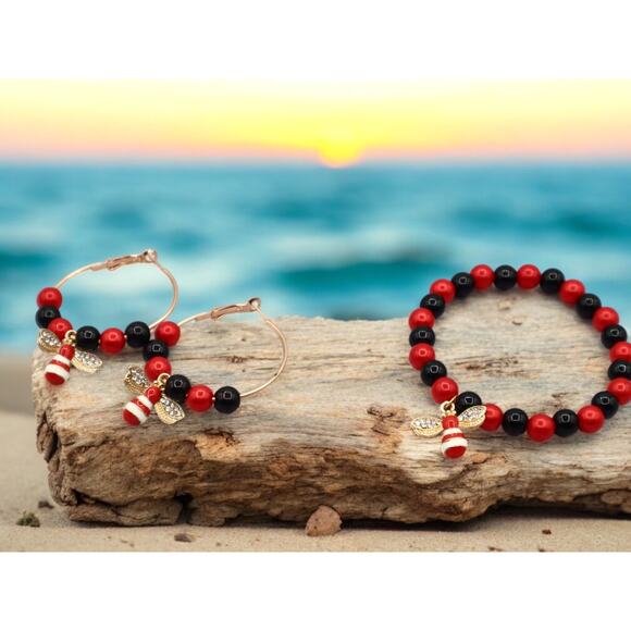 Red and black bead  Bracelet with Matching colored Bee with diamond rhinestones - Picture 4 of 4
